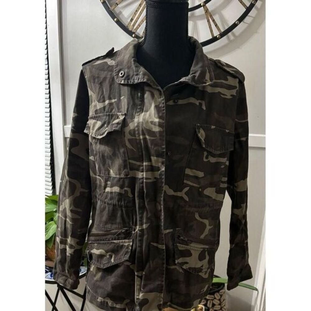 Sky and Sparrow Military style jacket Meduim‎